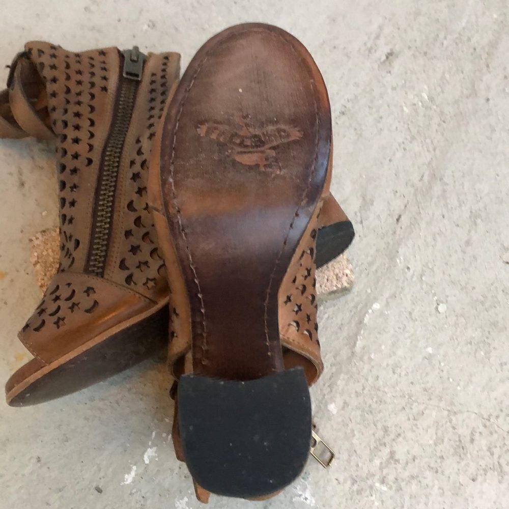 Freebird  cutout ankle - Picture 9 of 9